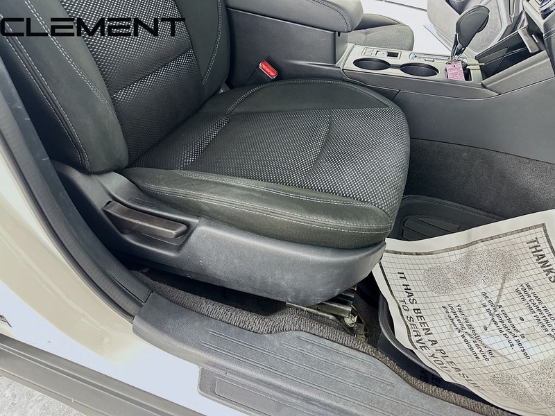 Subaru Outback Vehicle Full-screen Gallery Image 33