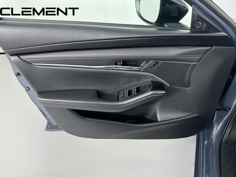 Mazda Mazda3 Sedan Vehicle Image 28