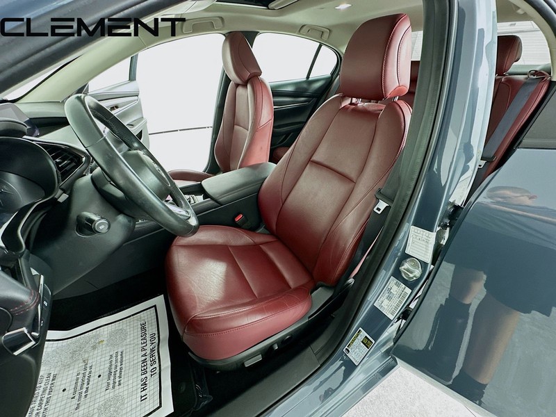 Mazda Mazda3 Sedan Vehicle Image 30