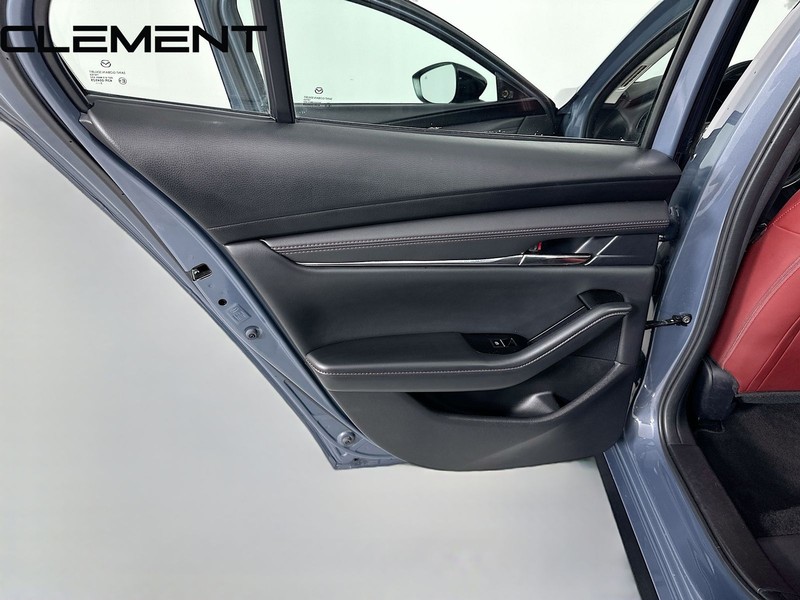 Mazda Mazda3 Sedan Vehicle Image 32