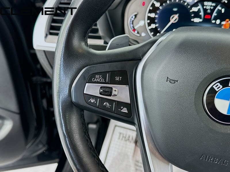 BMW X3 Vehicle Full-screen Gallery Image 15