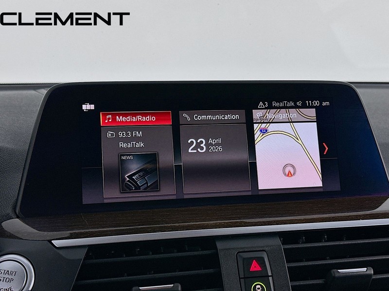 BMW X3 Vehicle Full-screen Gallery Image 19