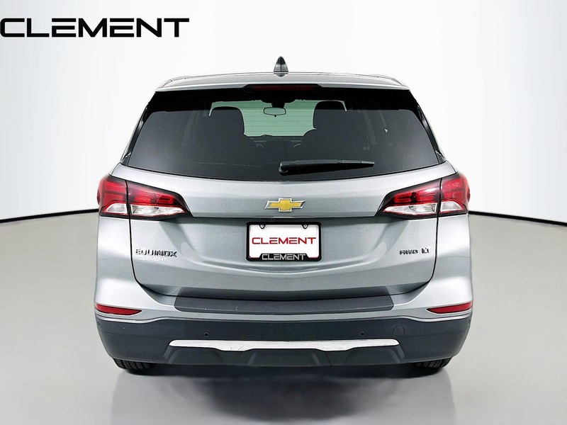Chevrolet Equinox Vehicle Full-screen Gallery Image 8