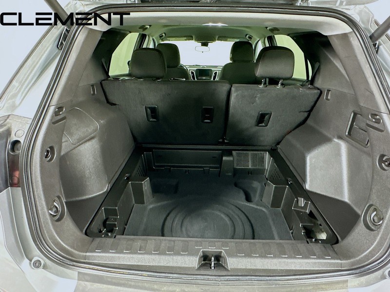 Chevrolet Equinox Vehicle Full-screen Gallery Image 11