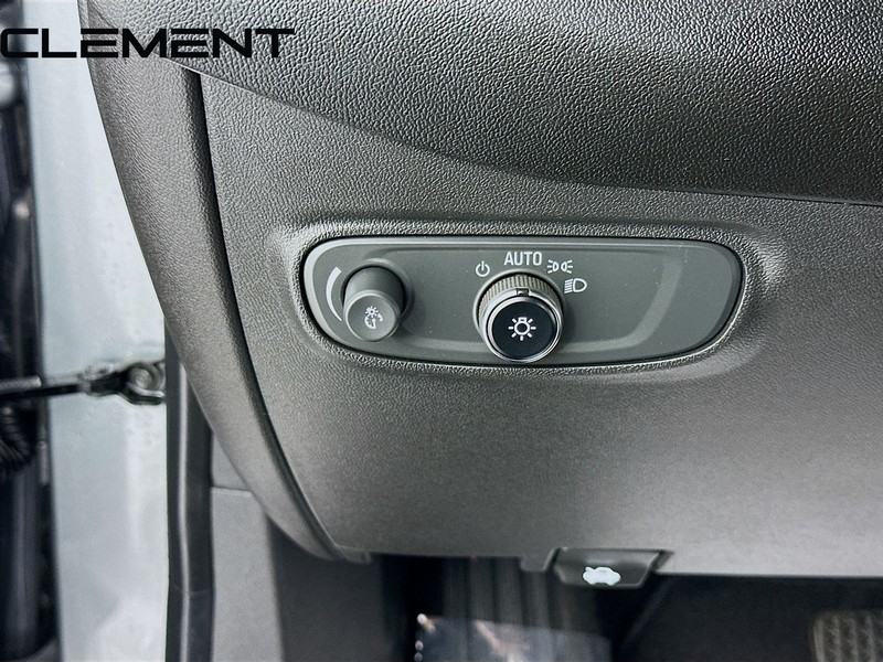 Chevrolet Equinox Vehicle Full-screen Gallery Image 13