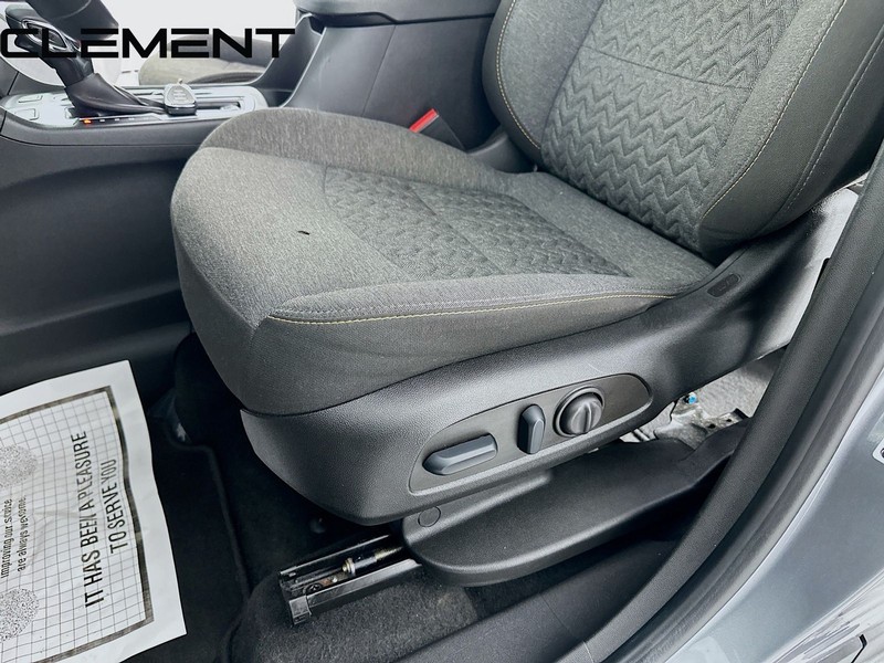 Chevrolet Equinox Vehicle Full-screen Gallery Image 28