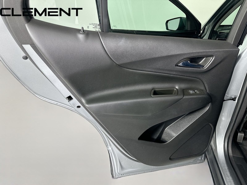 Chevrolet Equinox Vehicle Full-screen Gallery Image 30