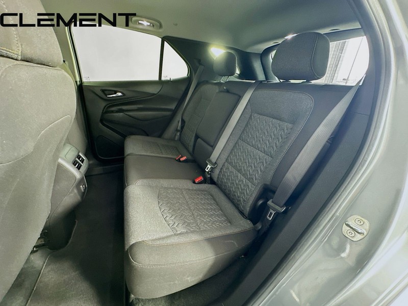 Chevrolet Equinox Vehicle Full-screen Gallery Image 32