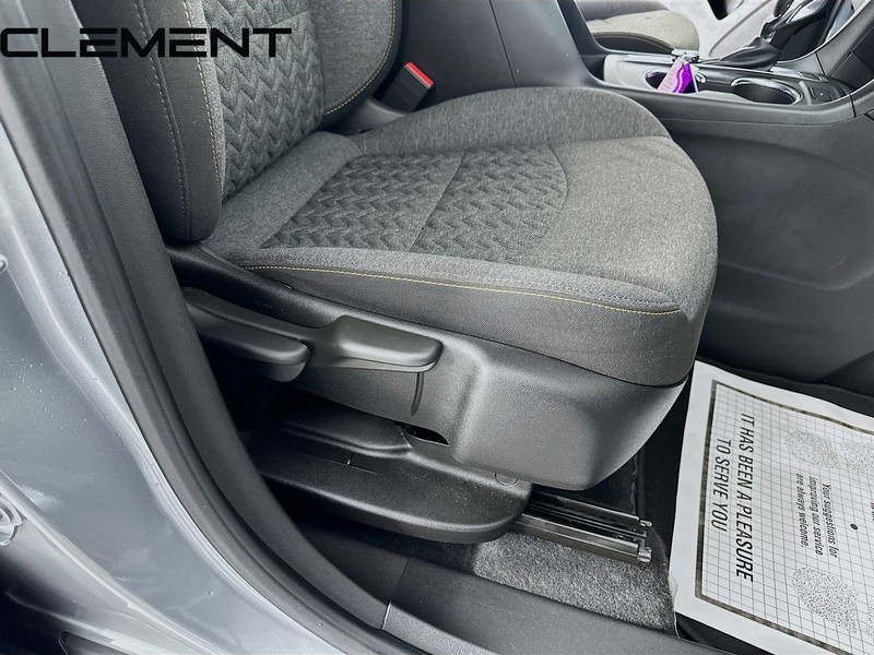 Chevrolet Equinox Vehicle Full-screen Gallery Image 33