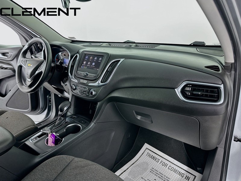 Chevrolet Equinox Vehicle Full-screen Gallery Image 34