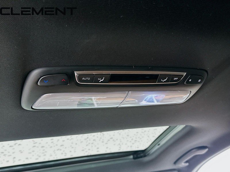 Kia Telluride Vehicle Full-screen Gallery Image 36
