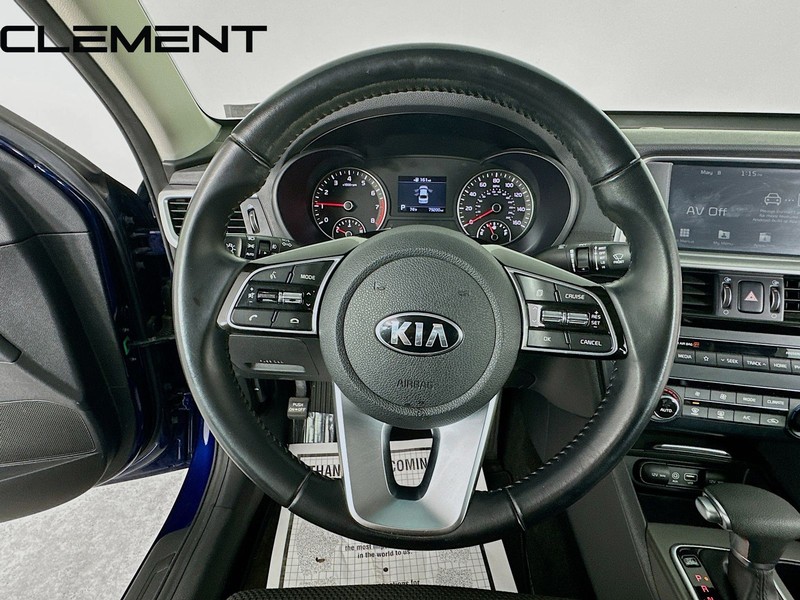 Kia Optima Vehicle Full-screen Gallery Image 14