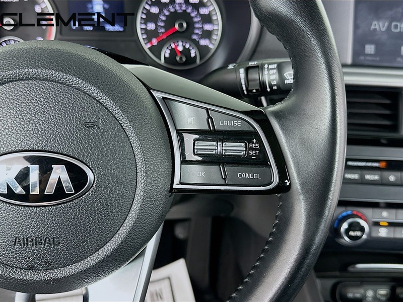 Kia Optima Vehicle Full-screen Gallery Image 17