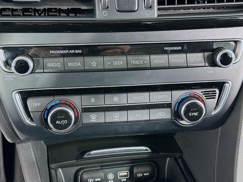 Kia Optima Vehicle Full-screen Gallery Image 22