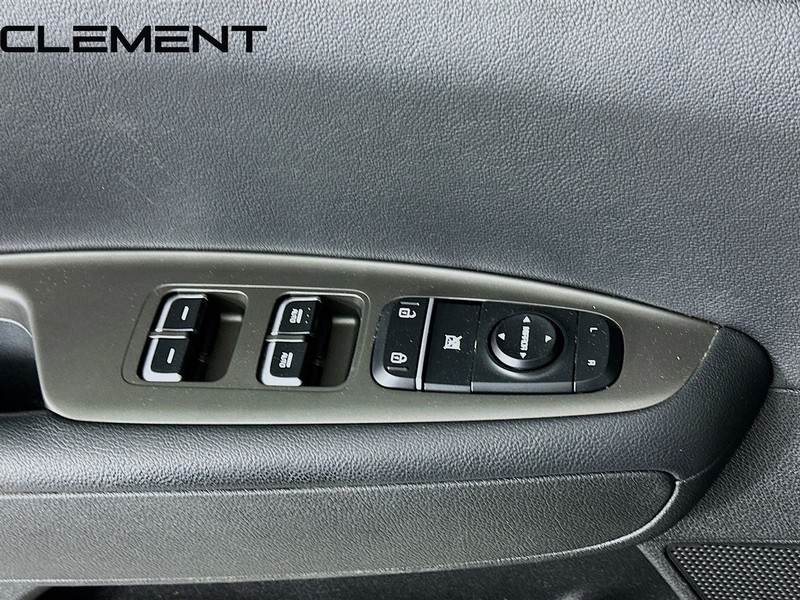 Kia Optima Vehicle Full-screen Gallery Image 24