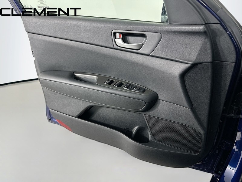 Kia Optima Vehicle Full-screen Gallery Image 25