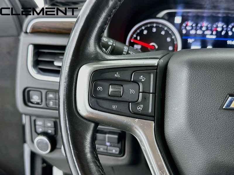 Chevrolet Suburban Vehicle Full-screen Gallery Image 15