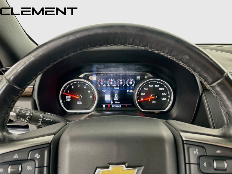 Chevrolet Suburban Vehicle Full-screen Gallery Image 18