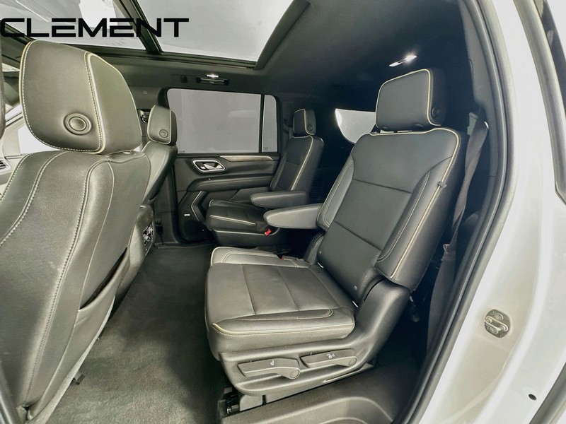 Chevrolet Suburban Vehicle Full-screen Gallery Image 33