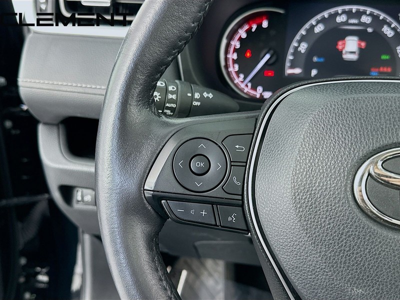 Toyota RAV4 Vehicle Full-screen Gallery Image 15