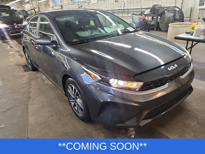 Kia Forte Vehicle Image 02