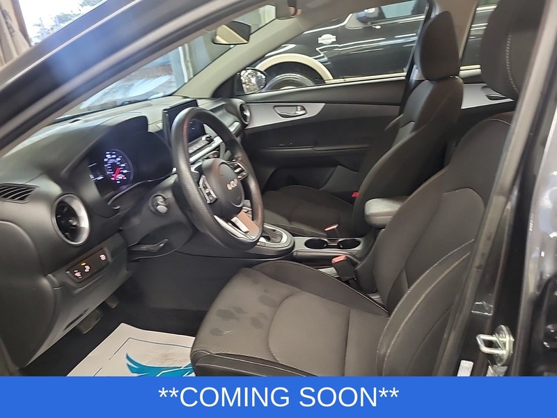 Kia Forte Vehicle Image 03