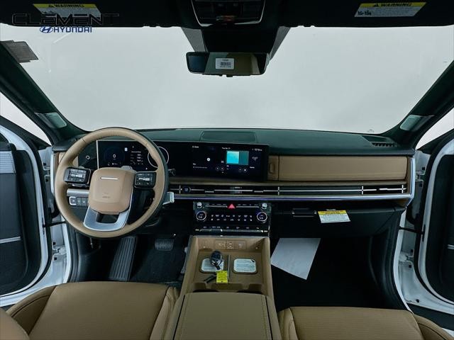 Hyundai Santa Fe Hybrid Vehicle Full-screen Gallery Image 11