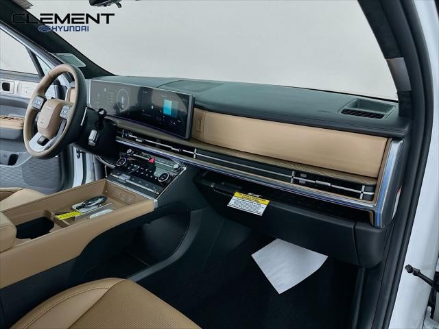 Hyundai Santa Fe Hybrid Vehicle Full-screen Gallery Image 31