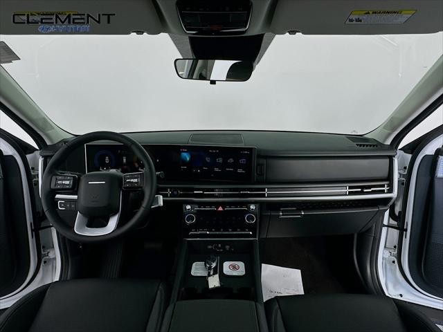 Hyundai Santa Fe Vehicle Full-screen Gallery Image 11