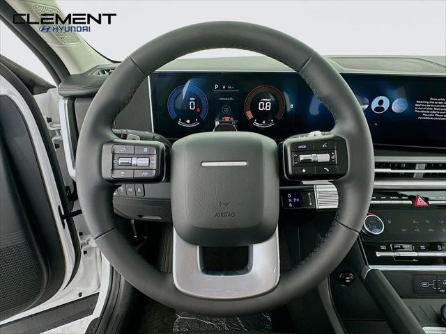 Hyundai Santa Fe Vehicle Full-screen Gallery Image 13