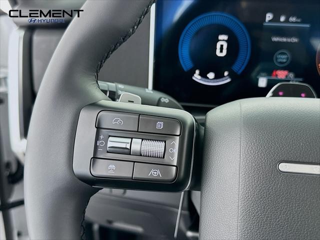 Hyundai Santa Fe Vehicle Full-screen Gallery Image 14