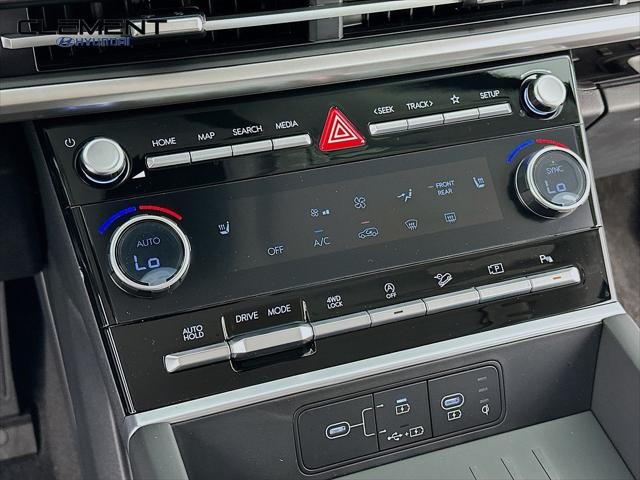Hyundai Santa Fe Vehicle Full-screen Gallery Image 19
