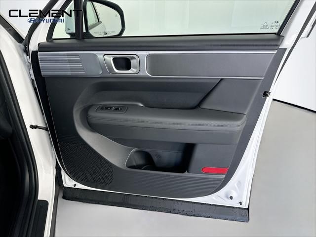 Hyundai Santa Fe Vehicle Full-screen Gallery Image 30