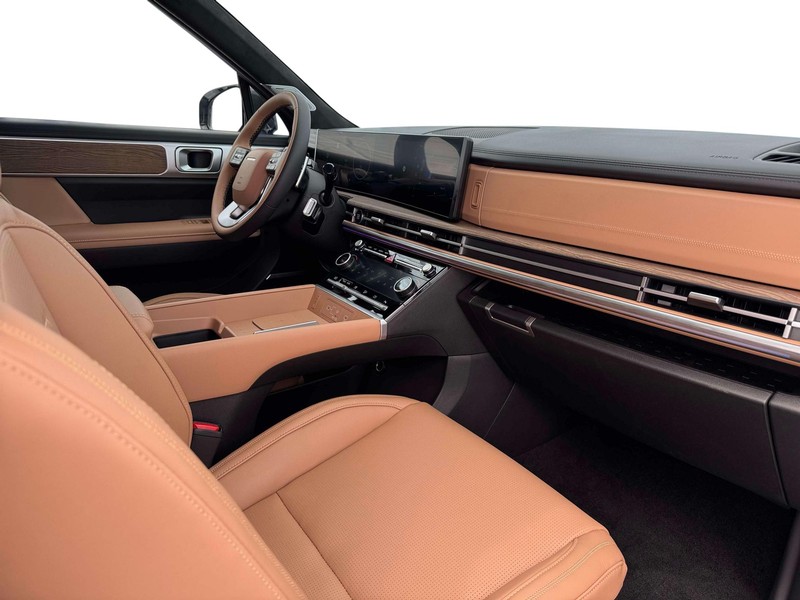 Hyundai Santa Fe Hybrid Vehicle Full-screen Gallery Image 15