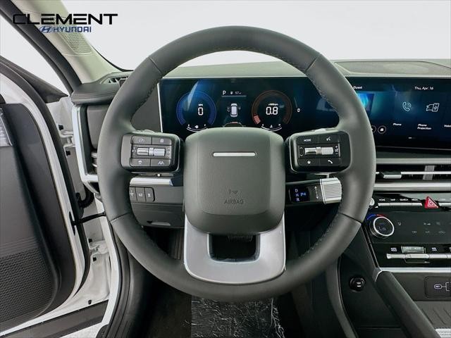 Hyundai Santa Fe Vehicle Full-screen Gallery Image 13