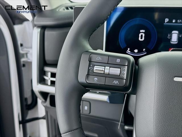 Hyundai Santa Fe Vehicle Full-screen Gallery Image 14
