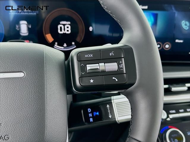 Hyundai Santa Fe Vehicle Full-screen Gallery Image 15