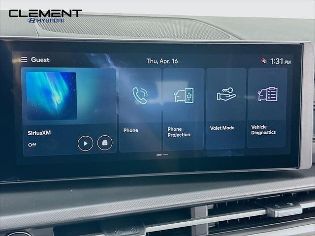 Hyundai Santa Fe Vehicle Full-screen Gallery Image 17