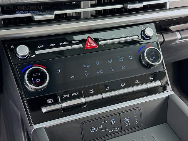 Hyundai Santa Fe Vehicle Full-screen Gallery Image 19