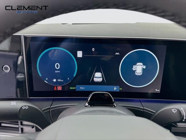 Hyundai Santa Fe Hybrid Vehicle Full-screen Gallery Image 16