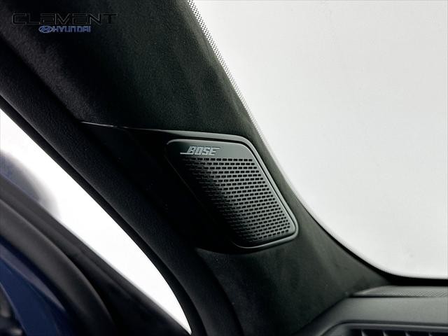 Hyundai Santa Fe Hybrid Vehicle Full-screen Gallery Image 21