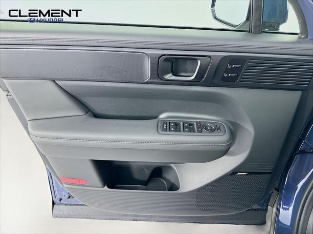 Hyundai Santa Fe Hybrid Vehicle Full-screen Gallery Image 25