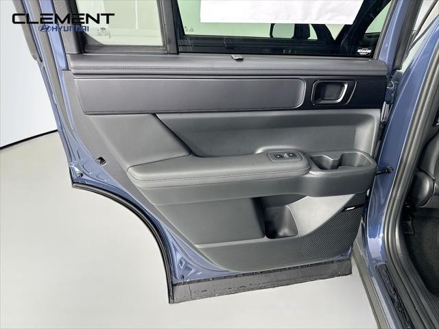 Hyundai Santa Fe Hybrid Vehicle Full-screen Gallery Image 28