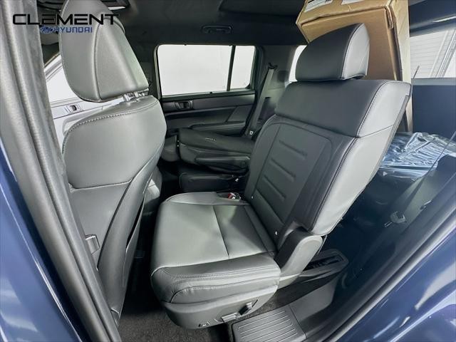 Hyundai Santa Fe Hybrid Vehicle Full-screen Gallery Image 29