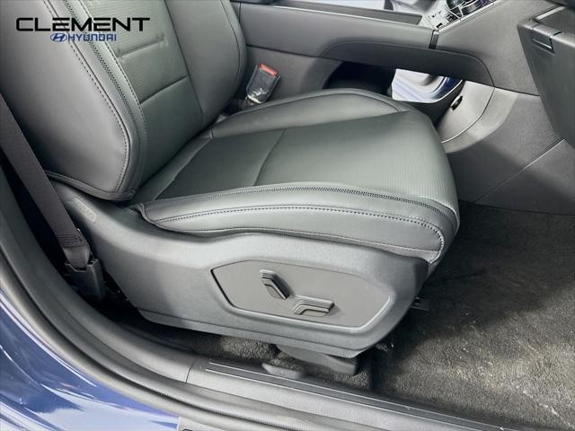 Hyundai Santa Fe Hybrid Vehicle Full-screen Gallery Image 30