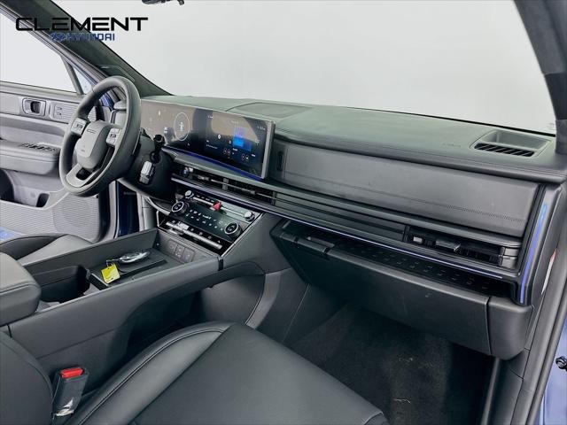 Hyundai Santa Fe Hybrid Vehicle Full-screen Gallery Image 31