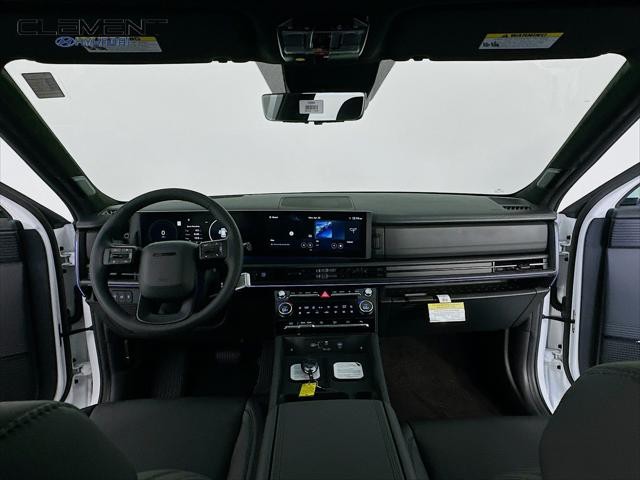 Hyundai Santa Fe Hybrid Vehicle Full-screen Gallery Image 11