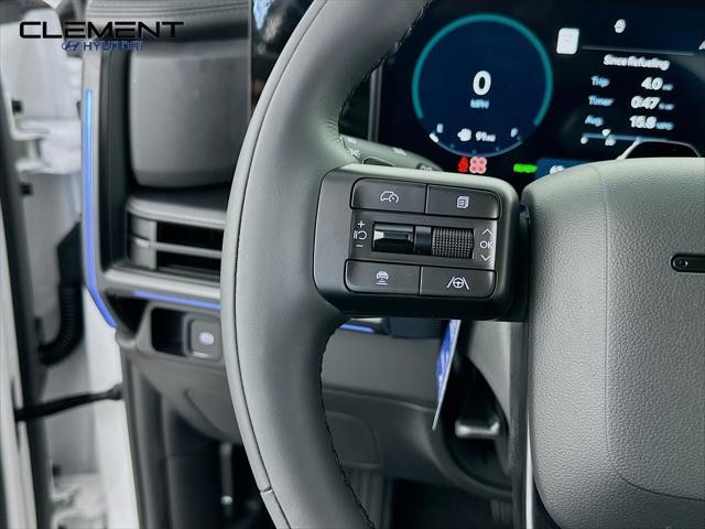 Hyundai Santa Fe Hybrid Vehicle Full-screen Gallery Image 14