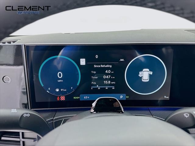 Hyundai Santa Fe Hybrid Vehicle Full-screen Gallery Image 16
