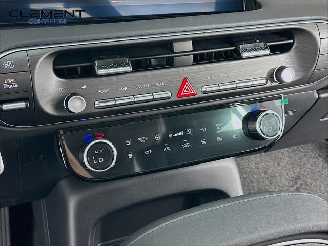 Hyundai Palisade Hybrid Vehicle Full-screen Gallery Image 19